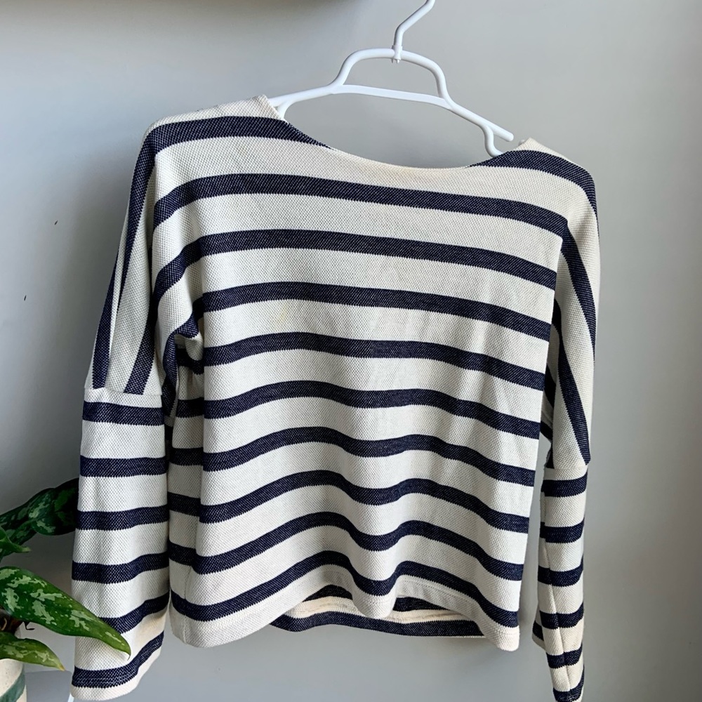 3/4 sleeved, cropped top